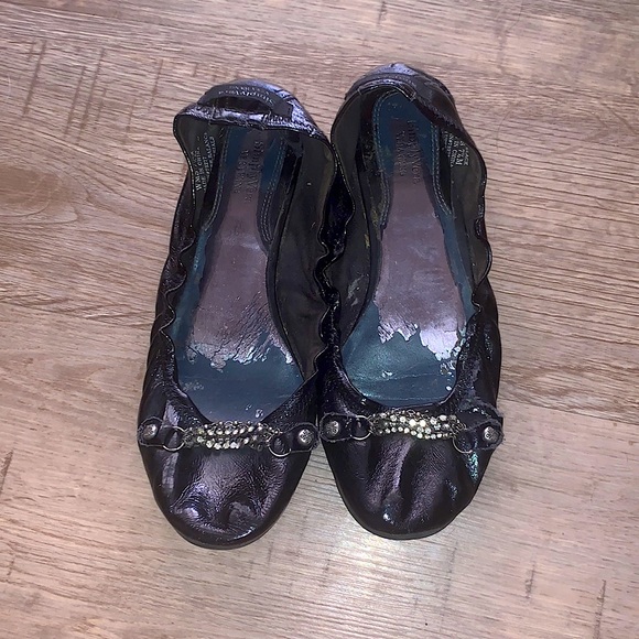 Black Vera Wang Flats - Picture 2 of 3